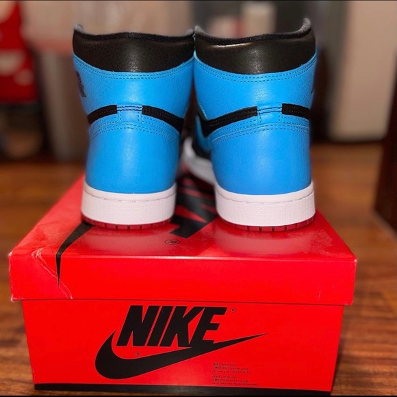 Women’s Air Jordan 1 “UNC to CHI” - Picture 4 of 5